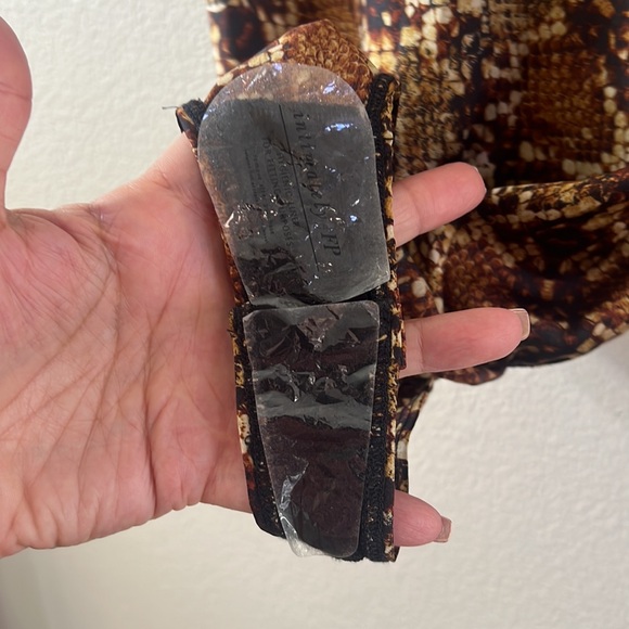 Intimately free snake print bodysuit. Size medium.New without tags. - Picture 4 of 7